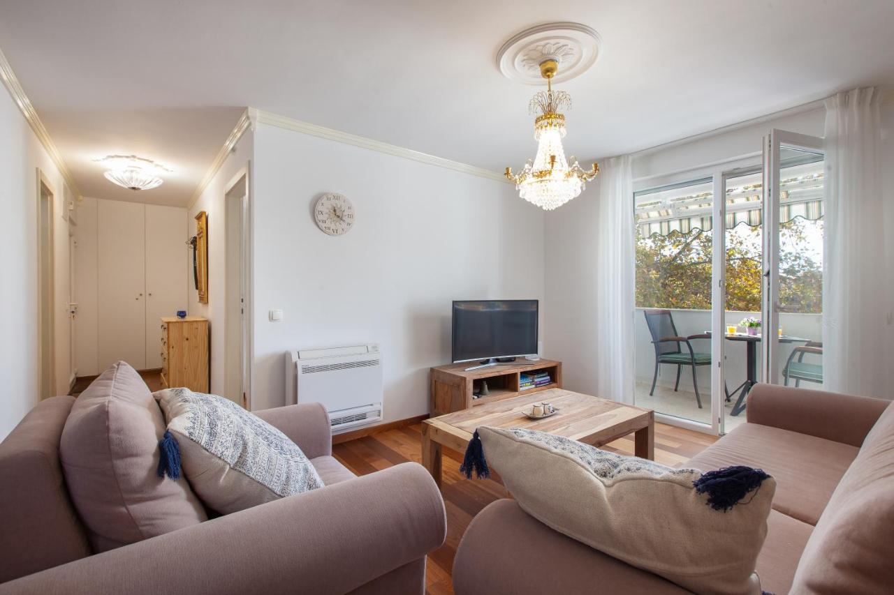 Break Apartment